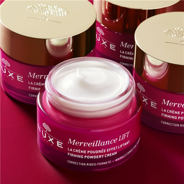 Merveillance LIFT Firming Powdery Cream (Bild 7 von 9)